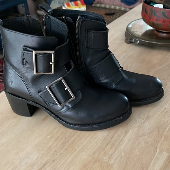 SOLD.  Frye Sabrina Double Buckle !! - Picture 3 of 10